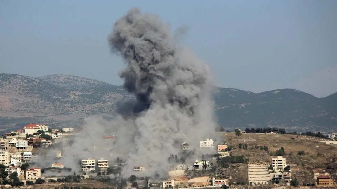 İsrail savaş uçakları, Lübnan'ın güneyindeki beldeleri bombalıyor