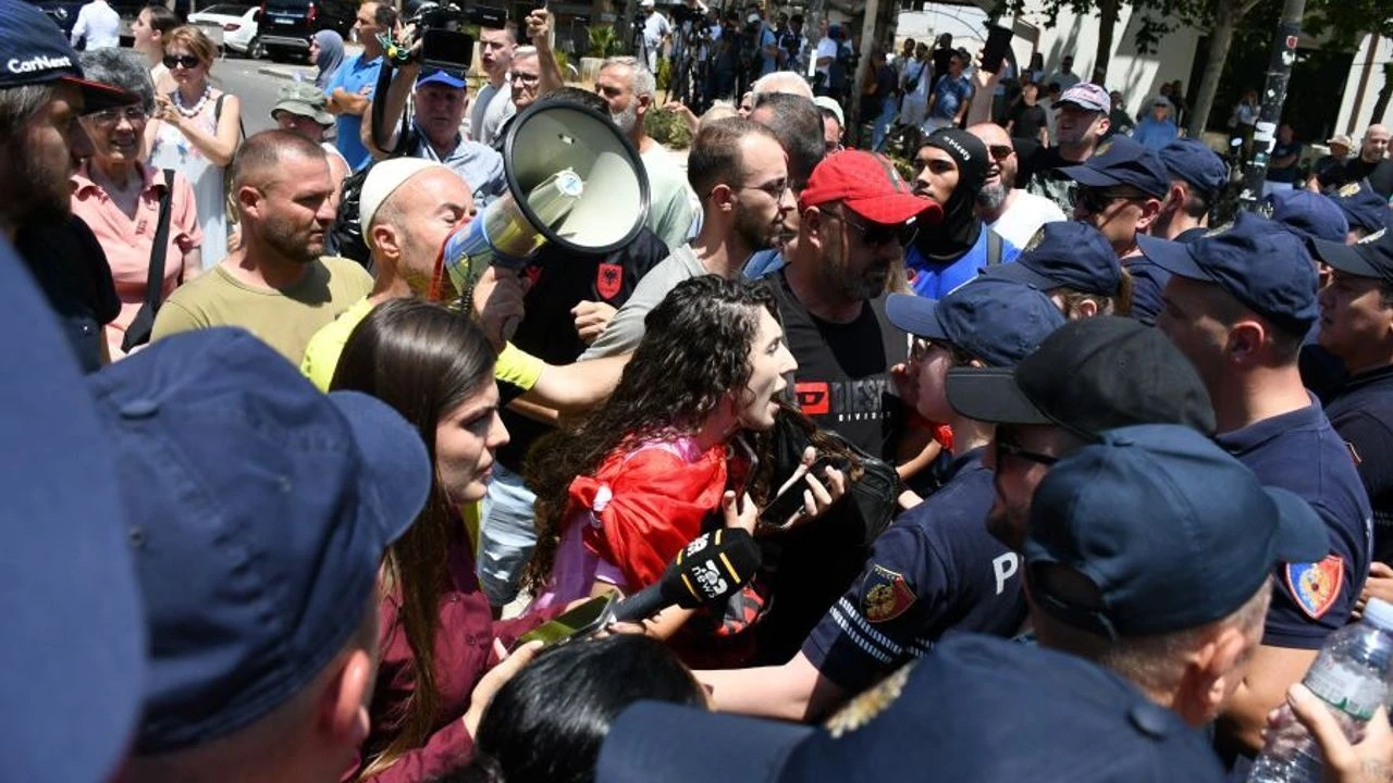 "Arnavutluk satılık değildir": Trump'ın damadının projesine öfke büyüyor