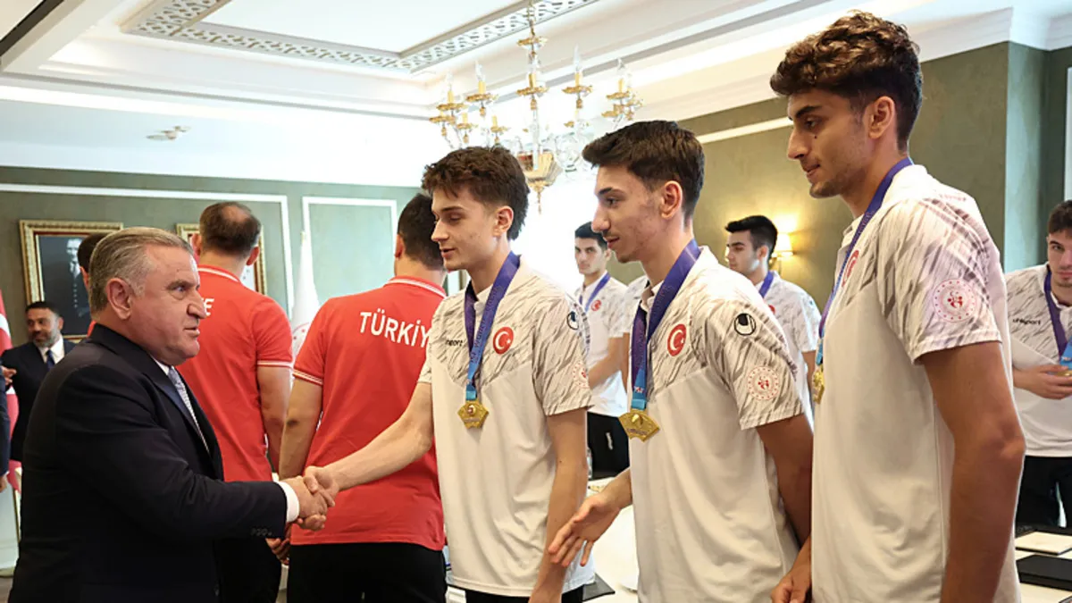 Bakan Bak: "İstikrarlı başarılarla voleybol ülkesi haline geldik"
