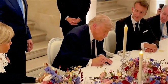 Trump ve Pezeşkiyan mutabakat zaptını imzaladı