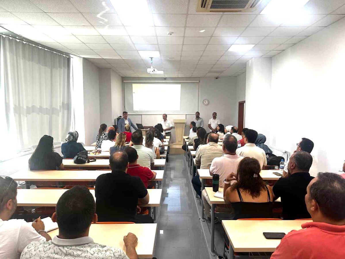 Hatay'da eğitim kurumlarında yöneticilik görevi alacak personele eğitim veriliyor