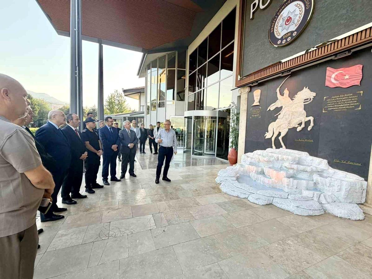 Denizli'de Miryokefalon Zaferinin tarihi mirasını yaşatacak anıt törenle açıldı