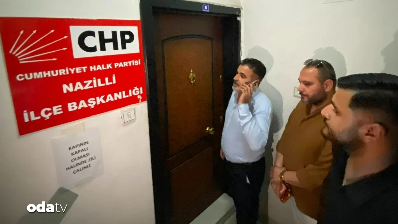 Görevden alınan yönetim parti binasında nöbete başladı