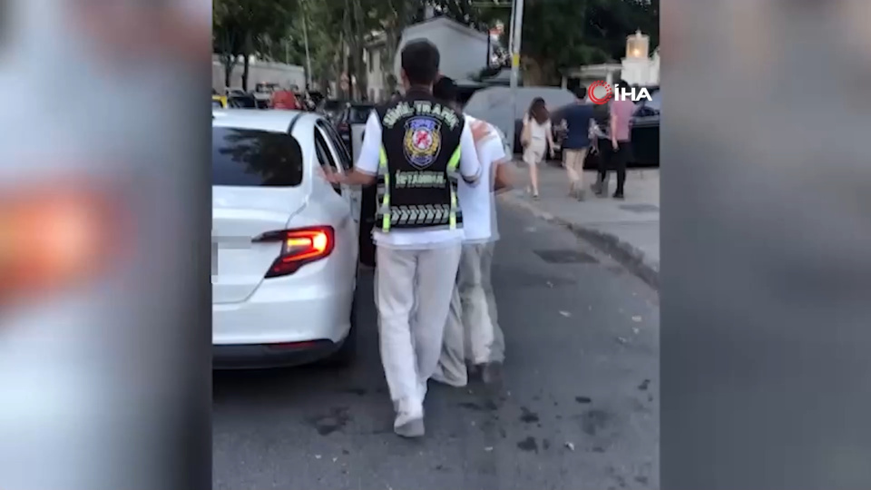 Sarıyer'de hatalı park yapan sürücülere ve değnekçilere operasyon