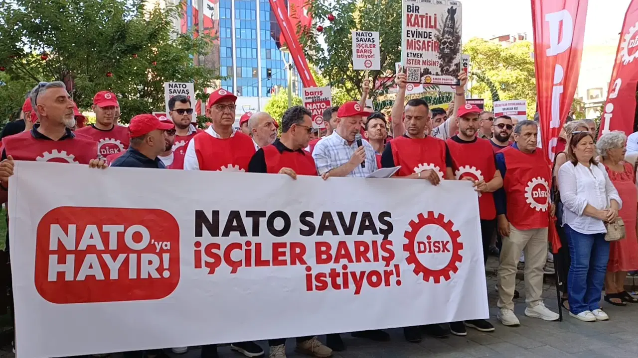 DİSK Kocaeli'den 'NATO' protestosu: 'Savaşa değil emekçiye bütçe'
