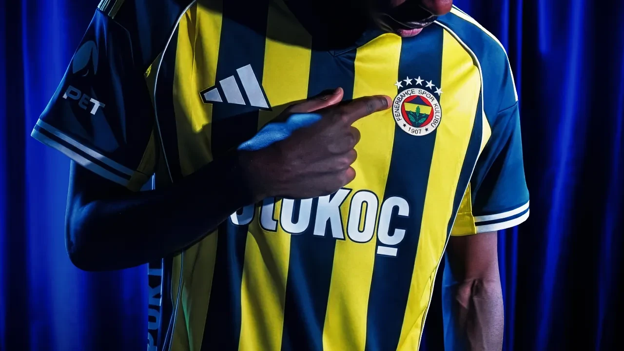 Devre arasında gelen yıldız Fenerbahçe'den ayrılıyor! Transfer görüşmeleri başladı