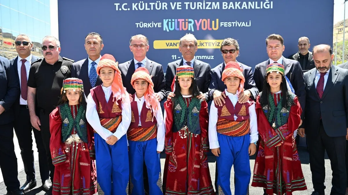 Van'da Türkiye Kültür Yolu Festivali başladı