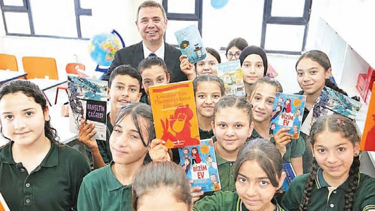 Anadolu Sigorta’dan 11 bin kitaplık 10 kütüphane: “Kitapla kurulan bağ geleceği şekillendiriyor”