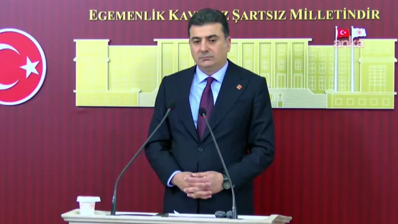 Zeynel Emre'den Müslim Sarı'ya 'dokunulmazlık' tepkisi: 'Yargılanacaklarını nereden biliyorsunuz'