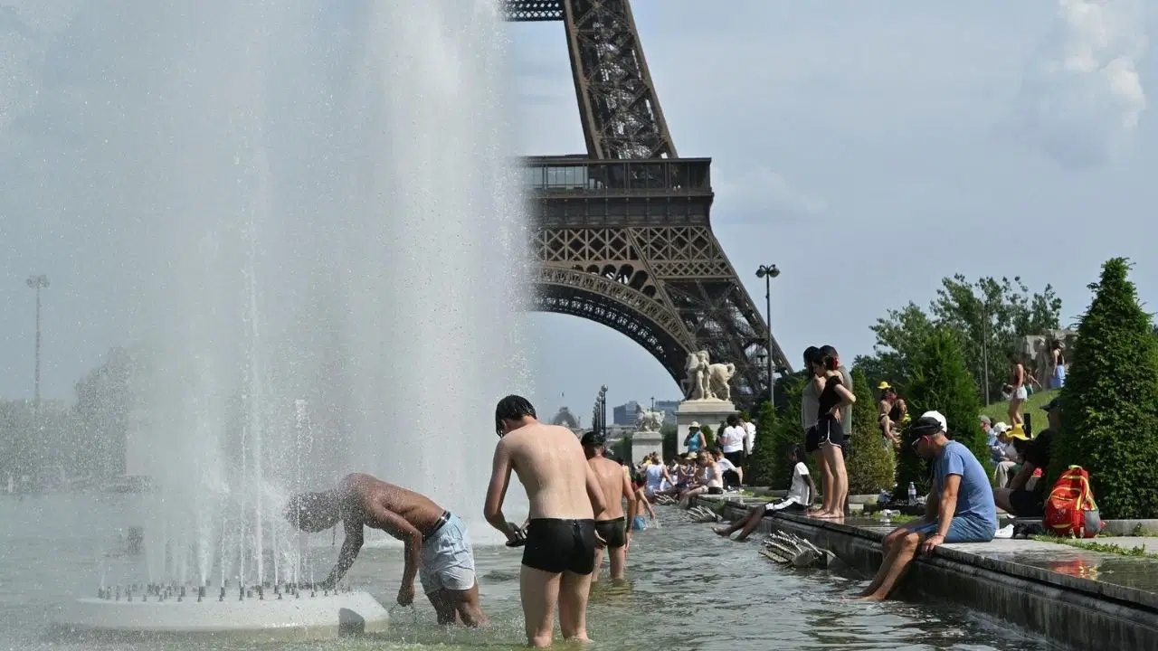 Paris'te aşırı sıcaklar can almaya devam ediyor: Cenaze salonları dolmaya başladı