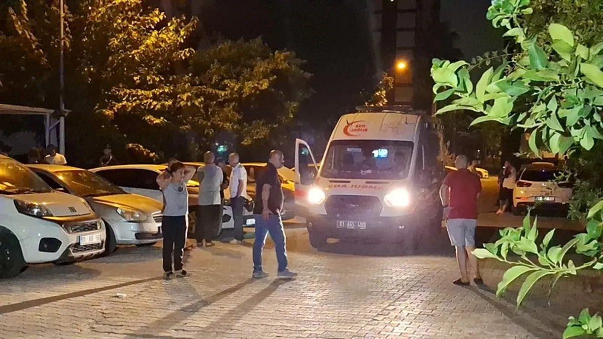 Boşanma aşamasındaki eşini uyurken öldürdü