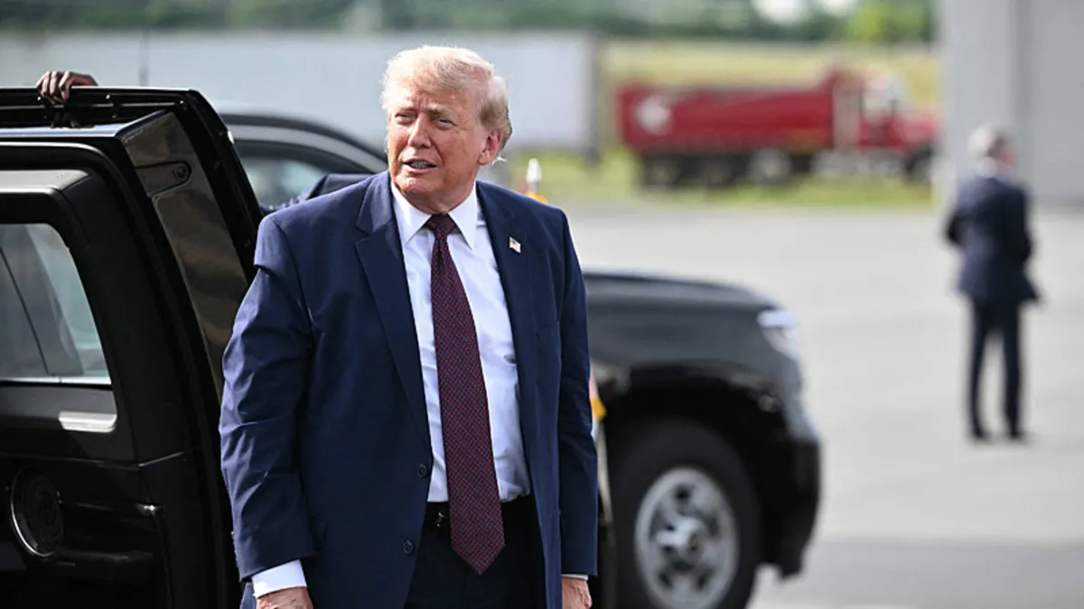 Trump’tan İran’a Hürmüz tehdidi: Ücret alırsanız müzakereler sona erer! ‘İran fonları ABD’den gıda alımı için kullanılacak’