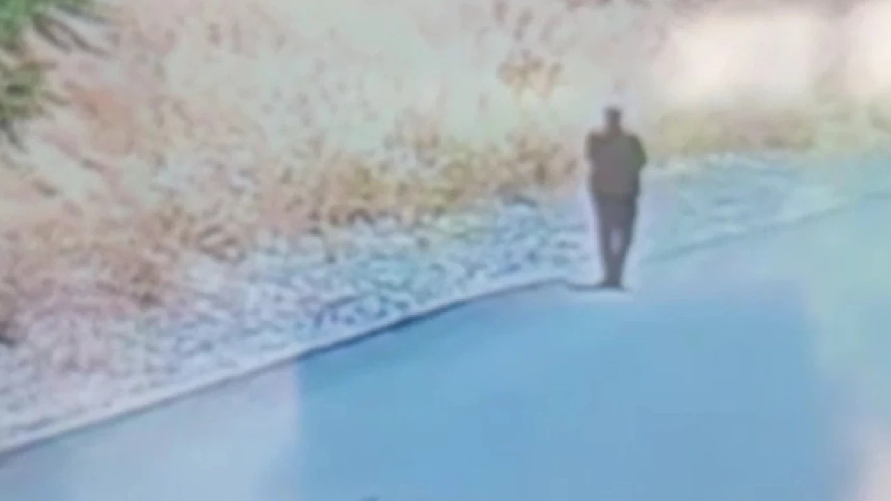 Otluk alanda yangın çıkaran şüpheli kamerada