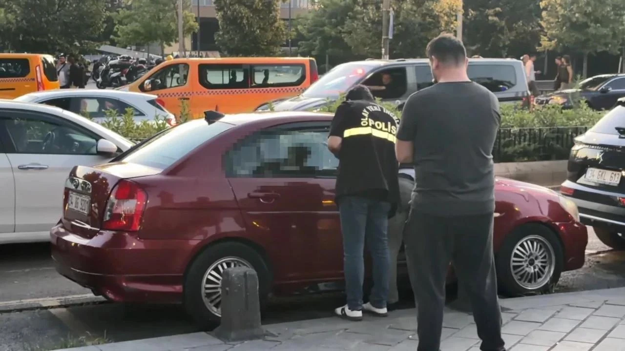 İstanbul'da otomobilde şüpheli ölüm: Saatler sonra fark edildi