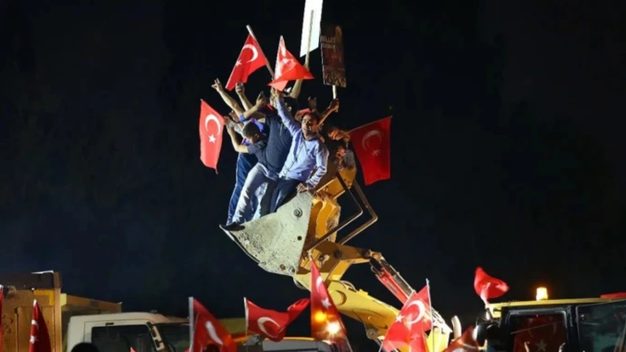 MİT ilk kez paylaştı, hain plan deşifre oldu! Darbe emrini o tarihte vermişler: 15 Temmuz'un arkasındaki "23 gizli toplantı"...