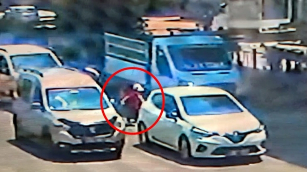 Adana'da feci kaza! İki aracın üst üste çarptığı 4 yaşındaki çocuk kurtarılamadı
