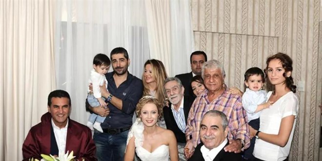 İbrahim Tatlıses'in eski eşi MHP'ye katıldı