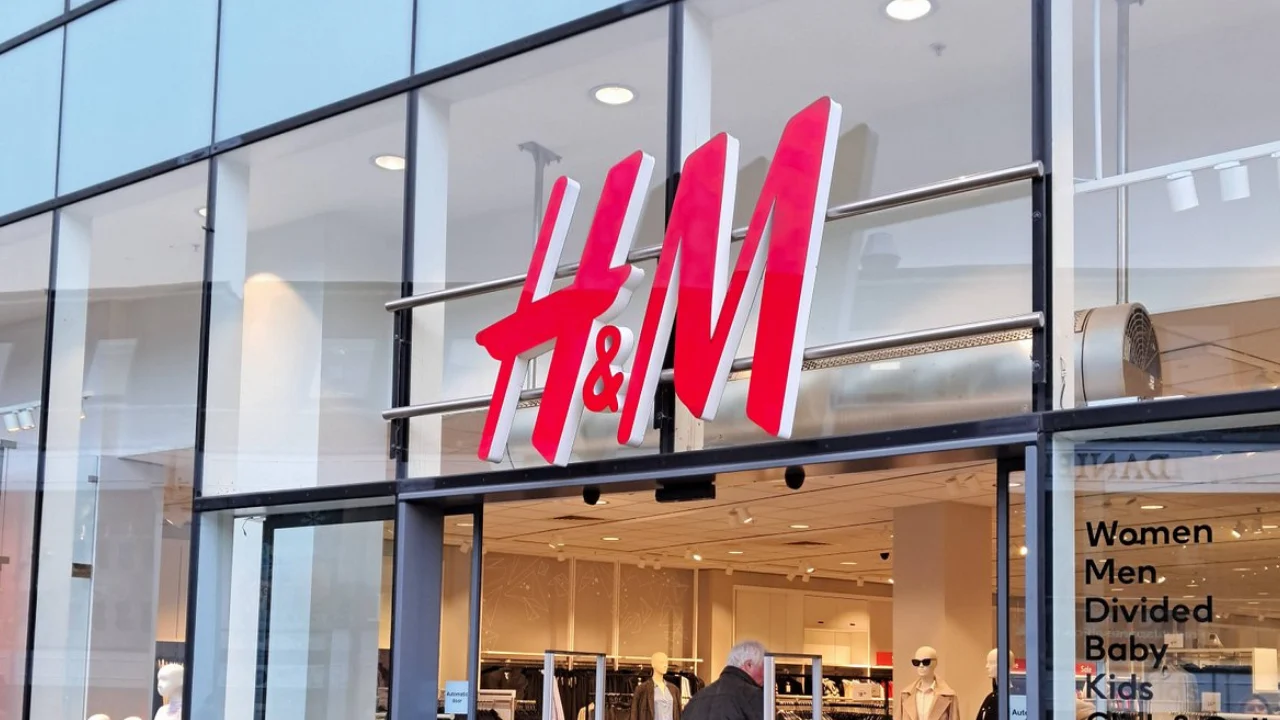 H&M’de büyük çöküş: 136 mağazaya daha kilit vuruldu!