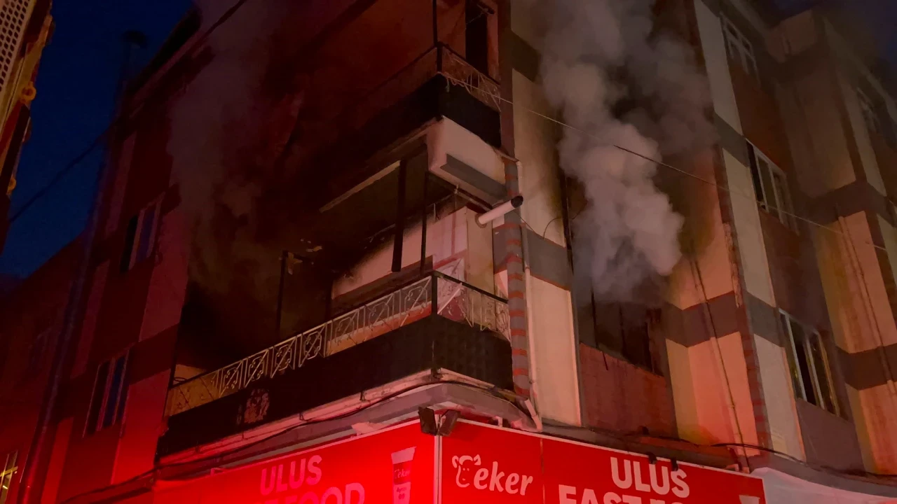 Bursa'da korkutan yangın: Aynı aileden 5 kişi hastaneye kaldırıldı