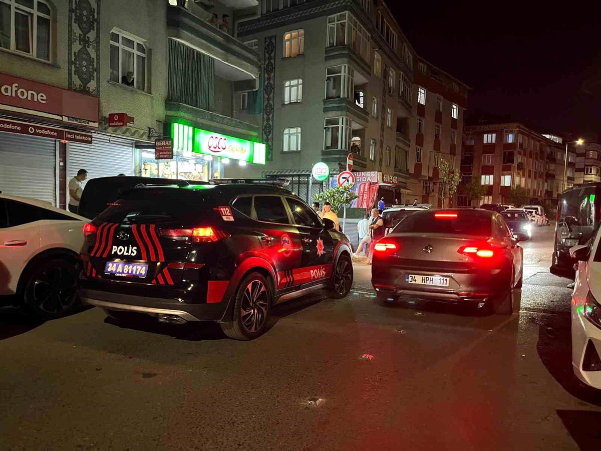 Gaziosmanpaşa'da motosikletli şahıslarca silahlı saldırı: 1 yaralı