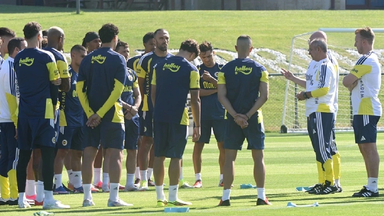 Fenerbahçe'de sözleşmesini feshetmek istiyor: Yönetimle görüşecekler