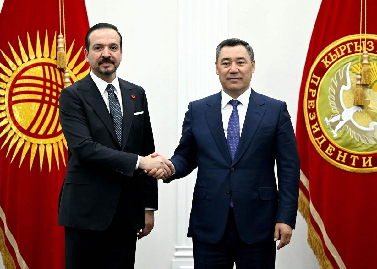 AK Parti Genel Başkan Yardımcısı Zorlu, Kırgızistan Cumhurbaşkanı Caparov ile bir araya geldi