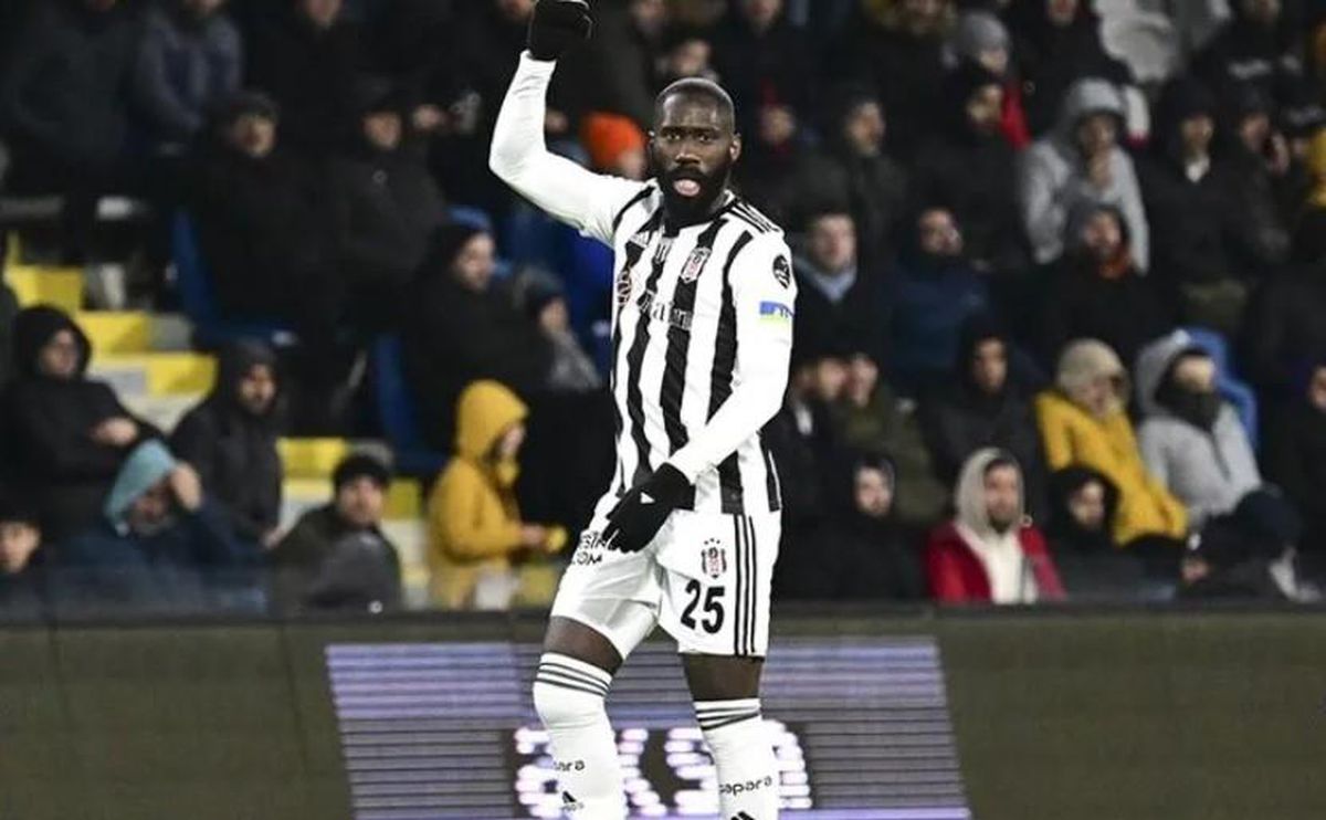 Masuaku kimdir, Demokratik Kongolu Arthur Masuaku Beşiktaş’ta oynadı mı, hangi takımlarda oynadı mı?