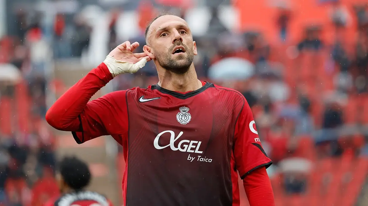 Aziz Yıldırım'dan ilk transfer hamlesi: Vedat Muriqi