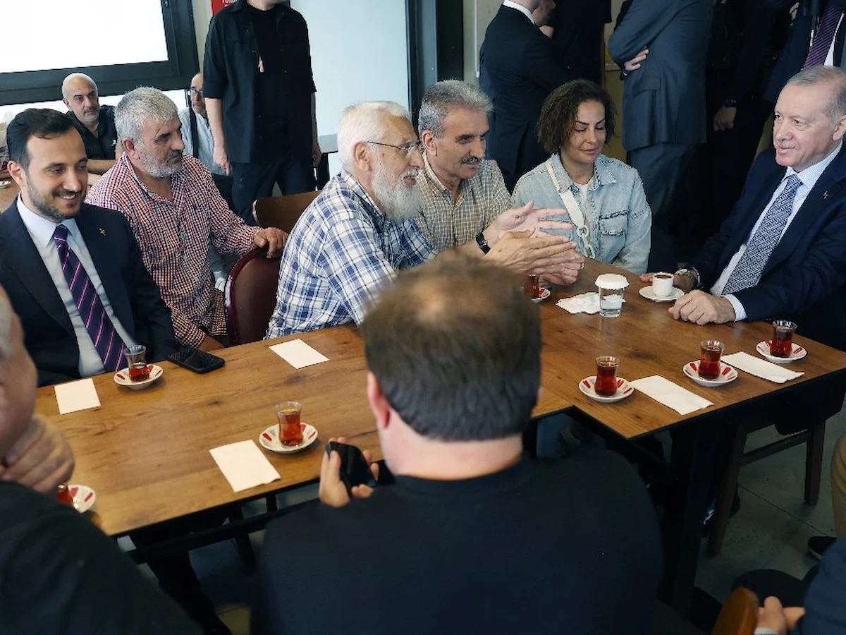 Cumhurbaşkanı Erdoğan'dan, Beyoğlu Erzurum Vakfı'na ziyaret