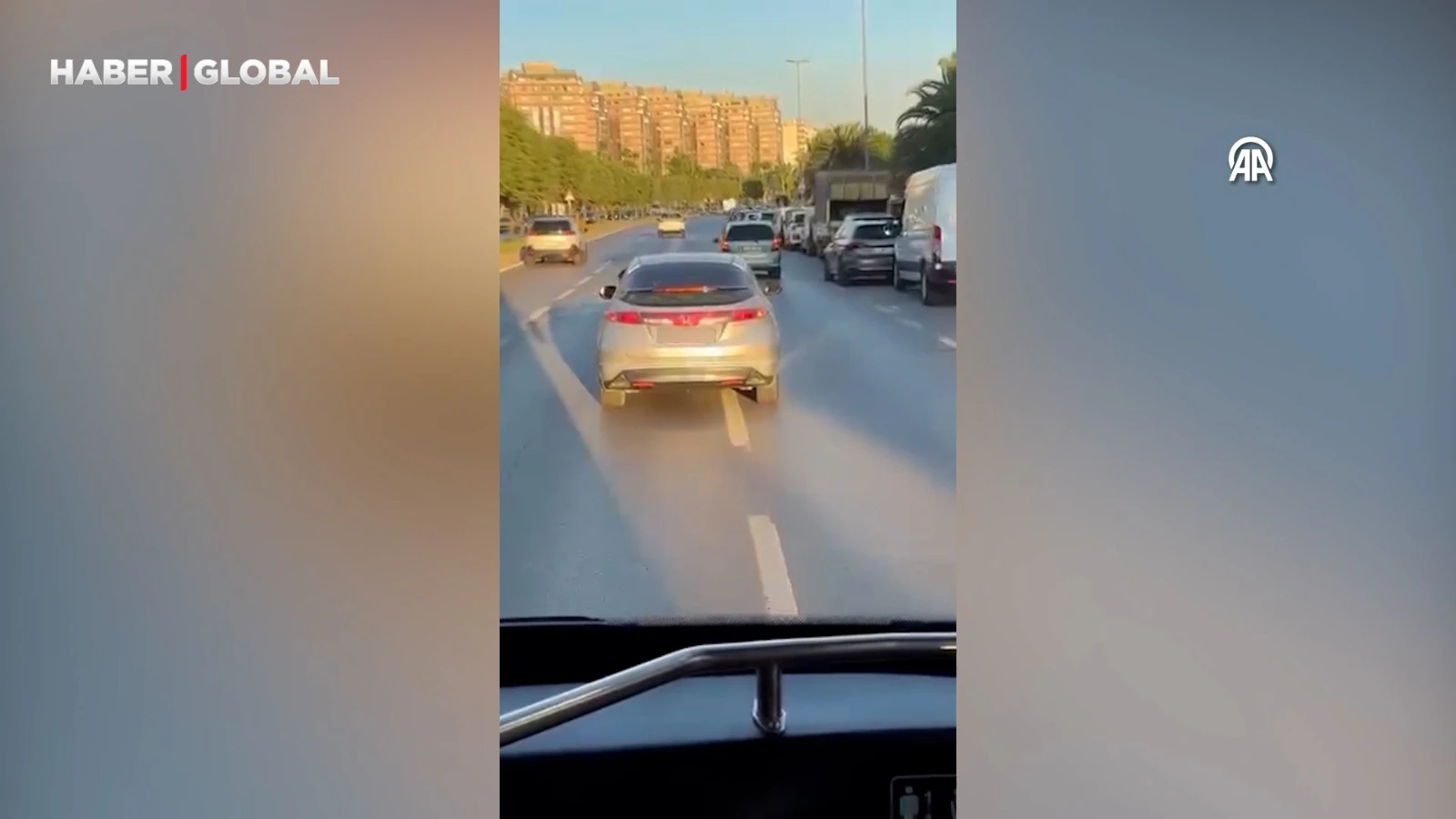 Kartal'da trafikte bir aracı ısrarla takip eden sürücüye 180 bin lira ceza