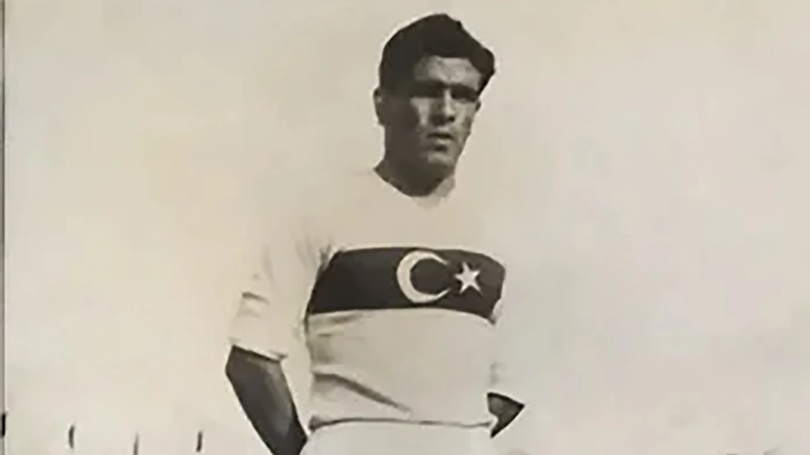 Eski milli futbolcu Ayhan Hançer hayatını kaybetti