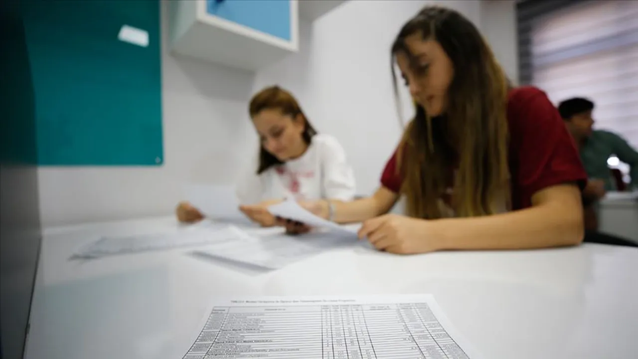 YKS puanı (TYT, AYT, YDT) nasıl hesaplanır? (OGM Materyal YKS 2026 puan hesaplama robotu)