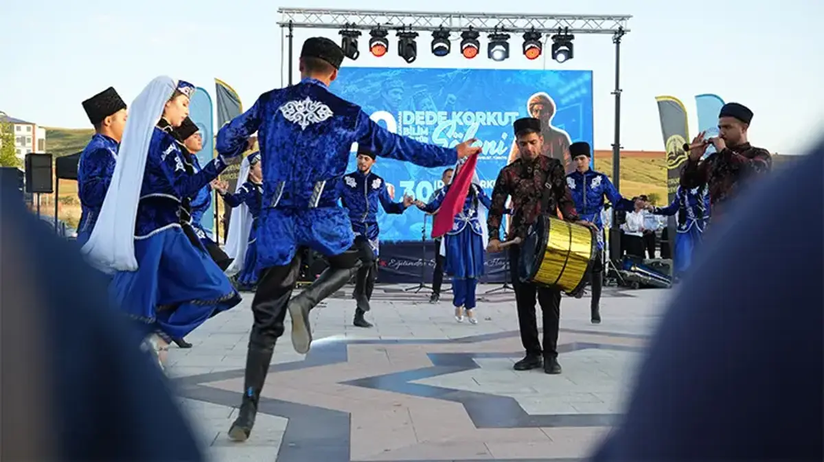 Vatandaşlardan yoğun ilgi: 30. Bayburt Dede Korkut Şölenleri uluslararası gösterilerle renklendi