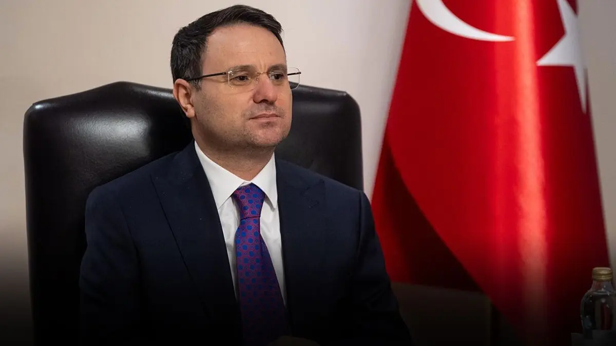 Bakan Gürlek'ten 6 Şubat mesajı: "Asrın felaketine karşı asrın dayanışması"
