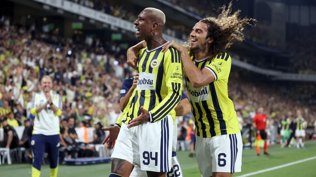 Fenerbahçe Devler Ligi Yürüyüşüne Galibiyetle Başladı