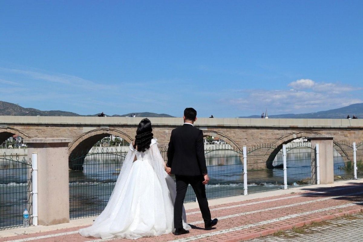 Cimrilik hem boşanma hem de tazminat sebebi