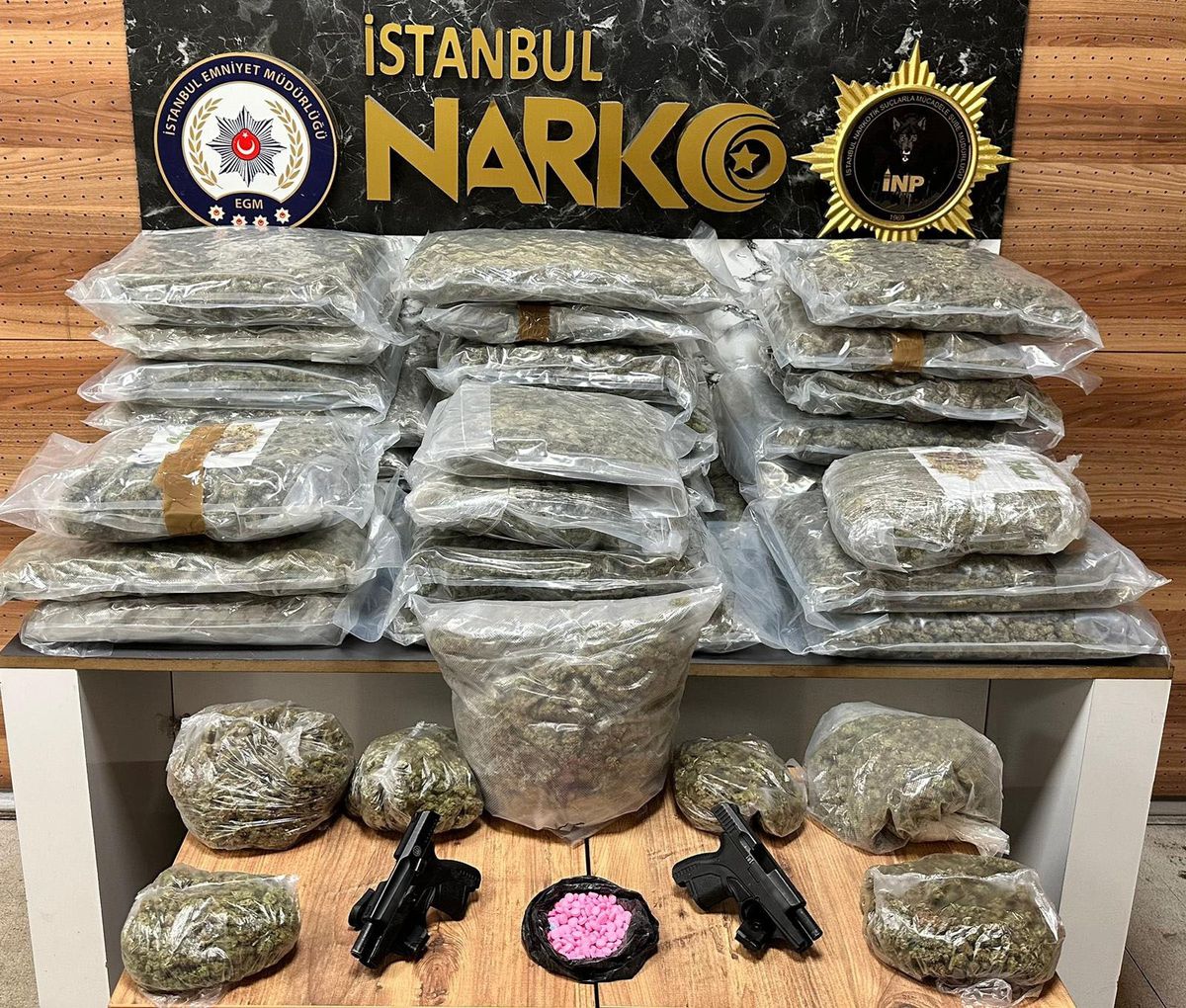 İstanbul'da düzenlenen operasyonda 116 kilo uyuşturucu ele geçirildi