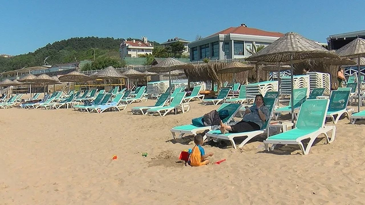 Tuzla'da öğrenciler kıyı temizliği için sahaya indi