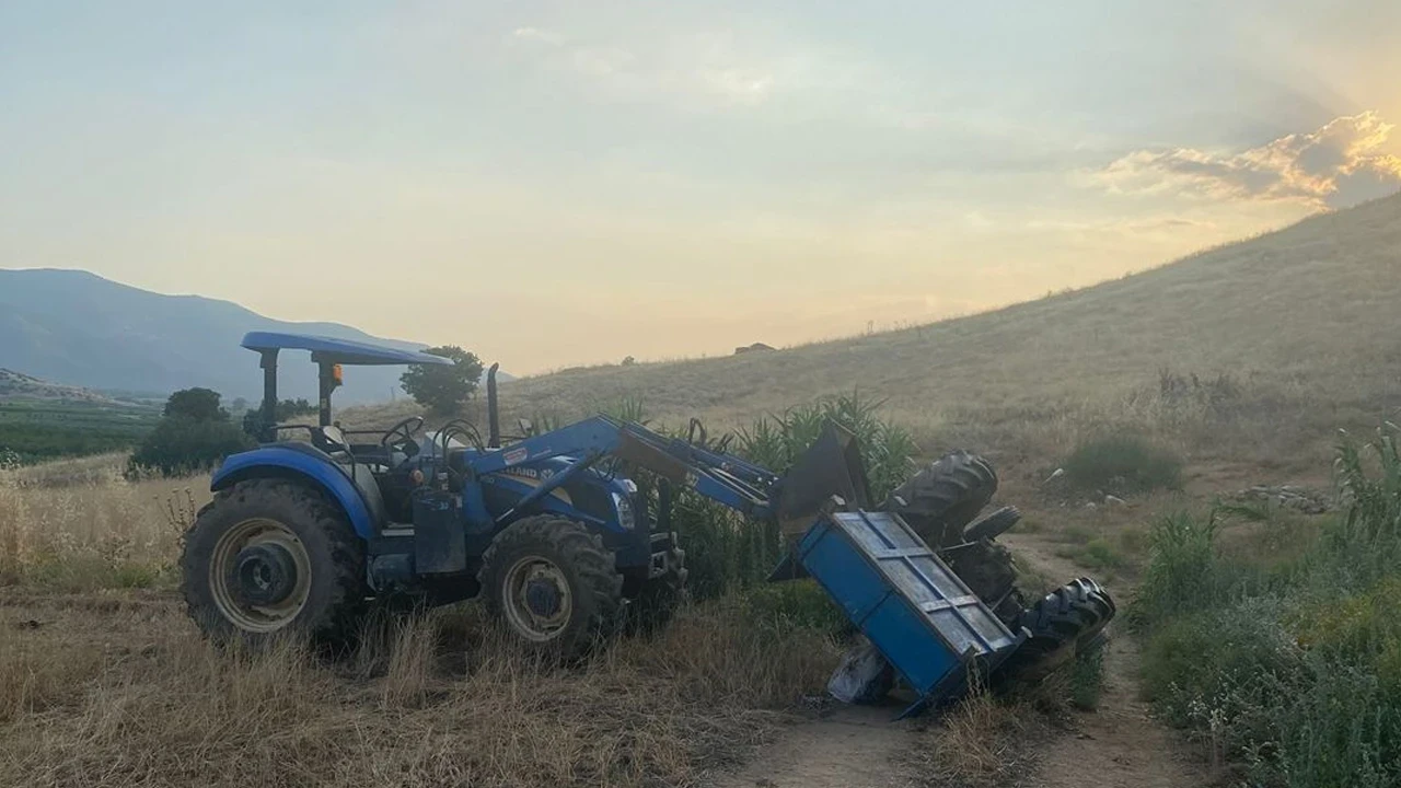 Devrilen traktörün 16 yaşındaki sürücüsü yaralandı
