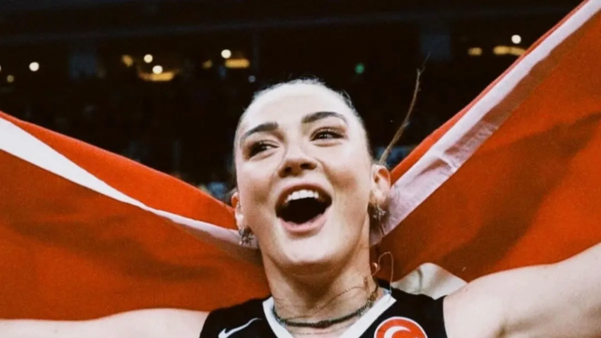 Kupayla döndü, şampiyonluk sevincini babasıyla yaşadı