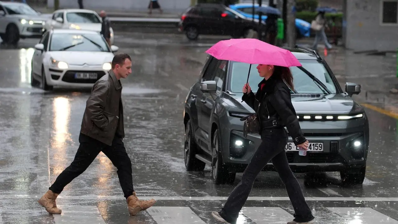 Meteoroloji o illeri uyardı! Gök gürültülü sağanak geliyor