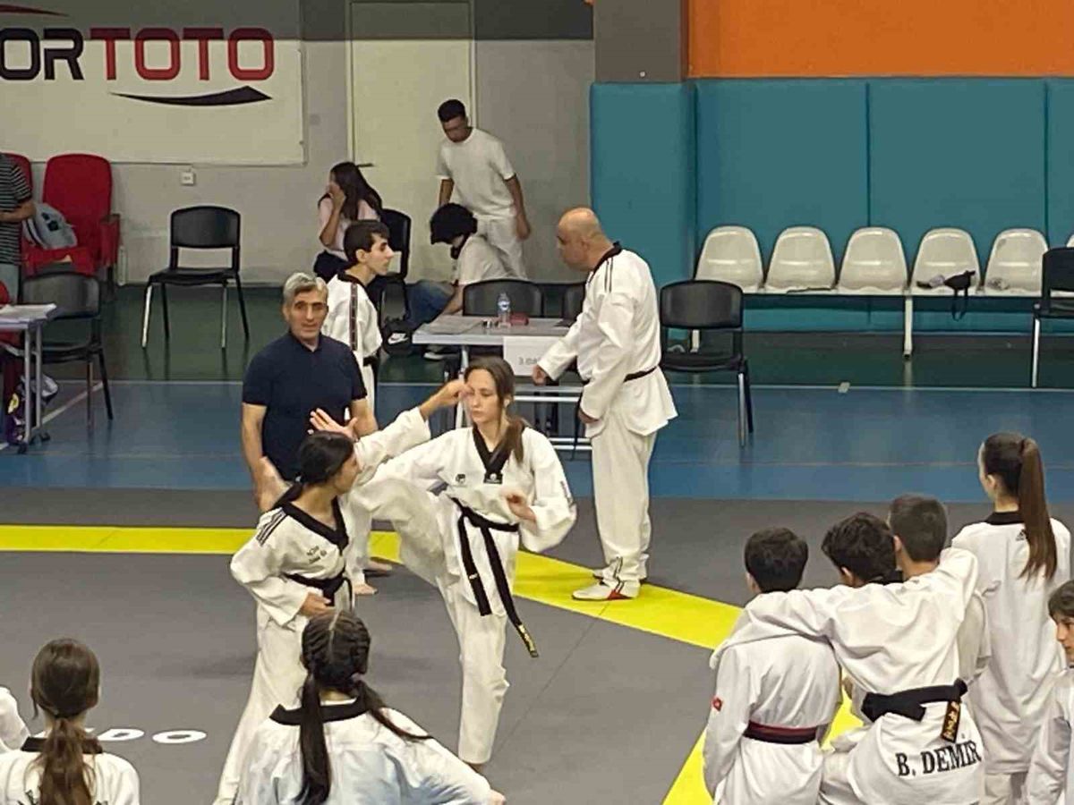 Oltulu taekwondocu Semanur Duran’dan büyük başarı: 18 yaşında ikinci DAN derecesi