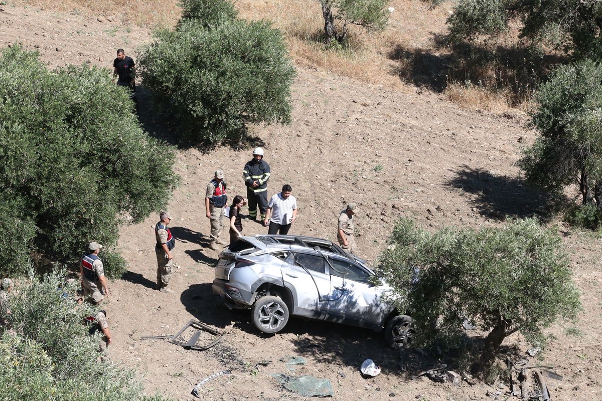 Hatay'da uçuruma yuvarlanan cipin sürücüsü hayatını kaybetti
