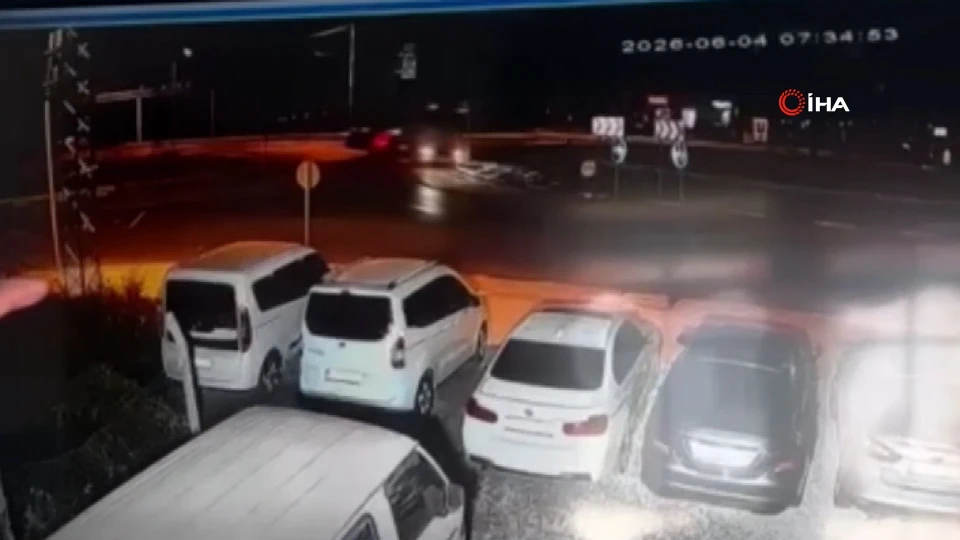 İslahiye'de Kontrolden Çıkan Tır Yan Yattı: Sürücü Yaralı