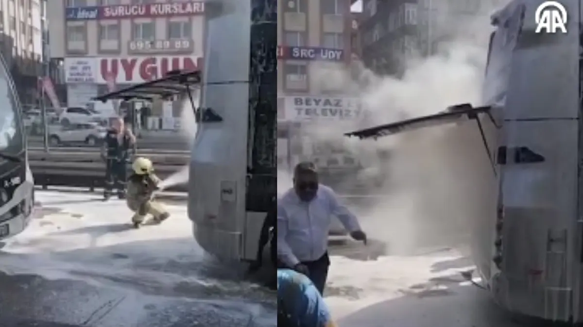 Avcılar'da yangın paniği... Seyir halindeki metrobüs alev aldı