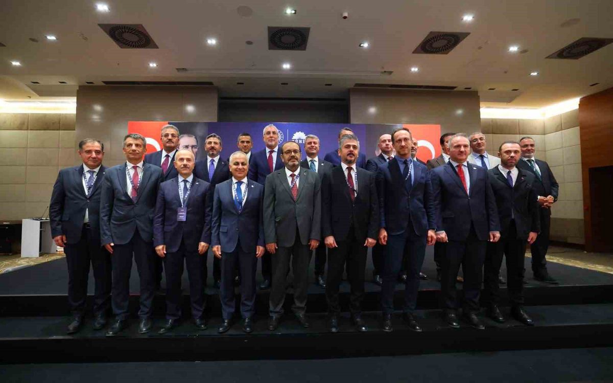 ADÜ, Çalışma Bakanı Işıkhan’ın katıldığı dijital dönüşüm seminerinde yer aldı