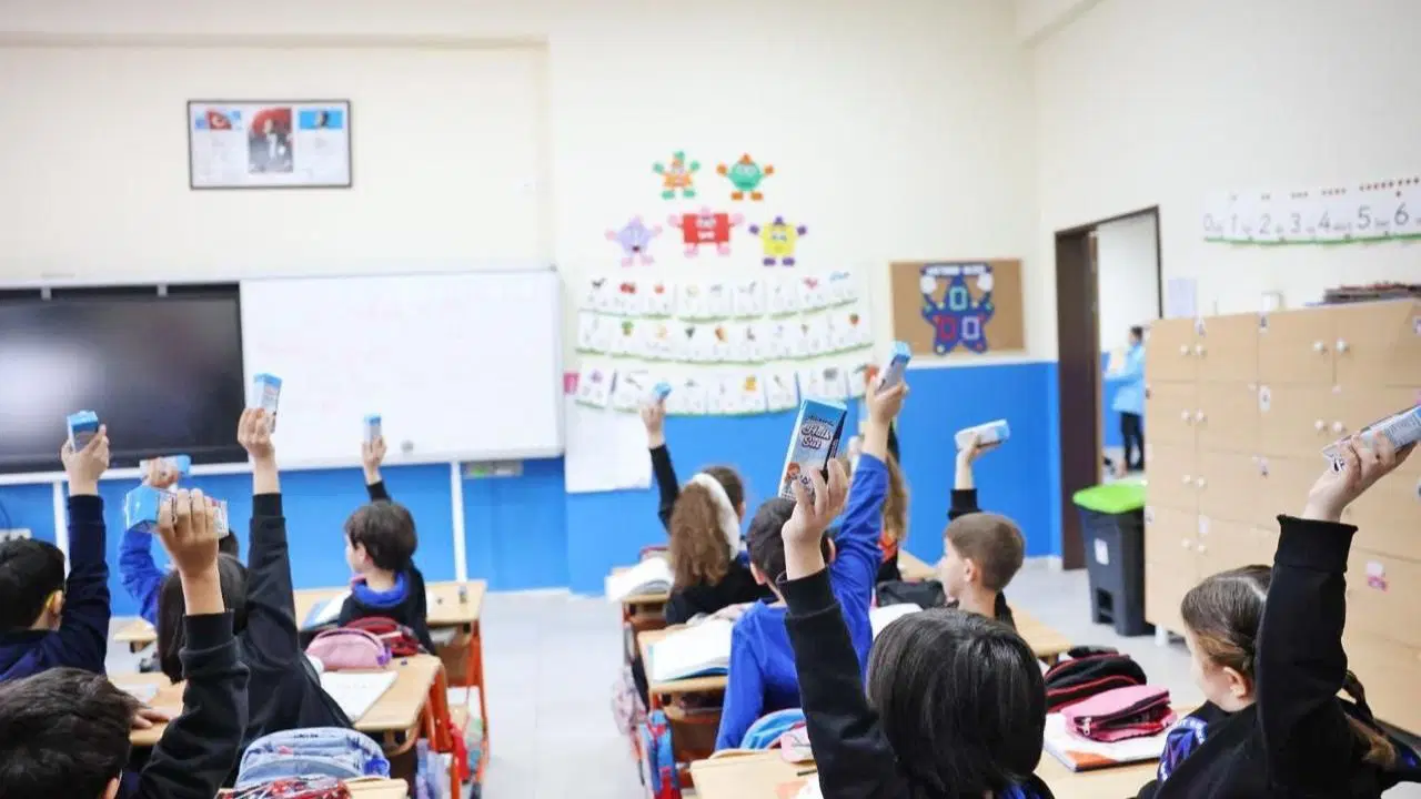 Altınordu Belediyesi’nden 10 bin öğrenciye 1,6 milyon paket süt beslenme desteği