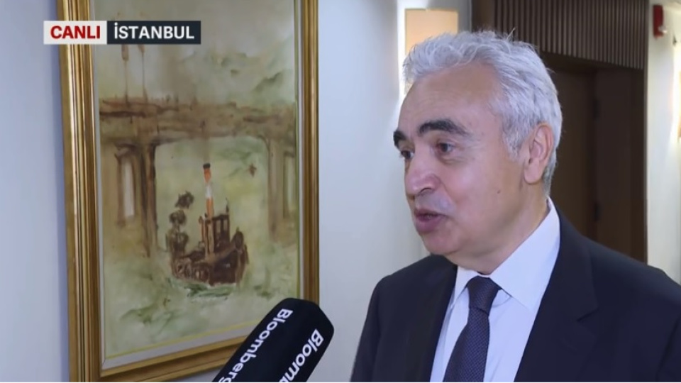 UEA Başkanı Birol: Petrolde düşüşün devamını görebiliriz