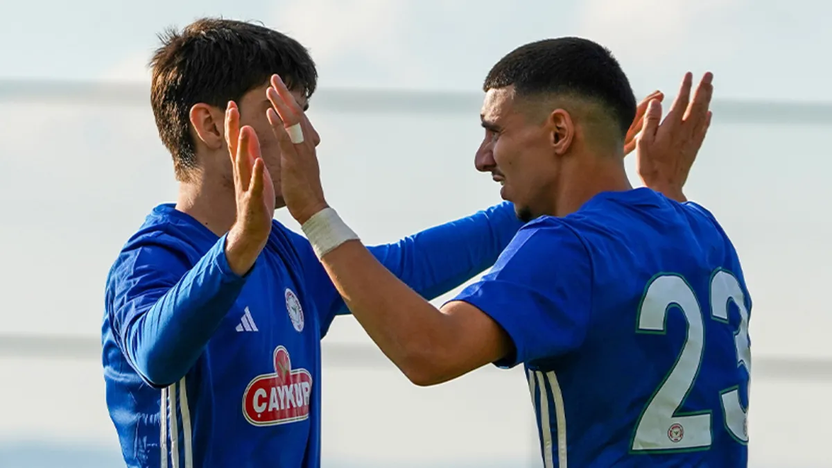 Rizespor, Dinamo Batumi engelini rahat geçti!
