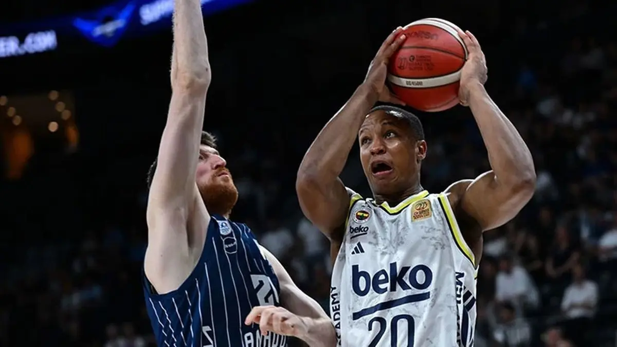 Fenerbahçe Beko, Anadolu Efes'i uzatmalarda mağlup etti ve ilk finalist oldu!